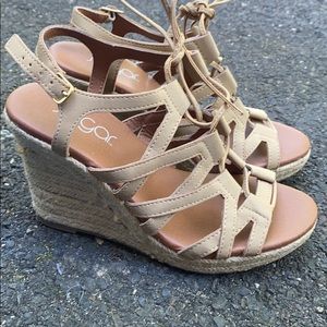 Girls tan wedges
